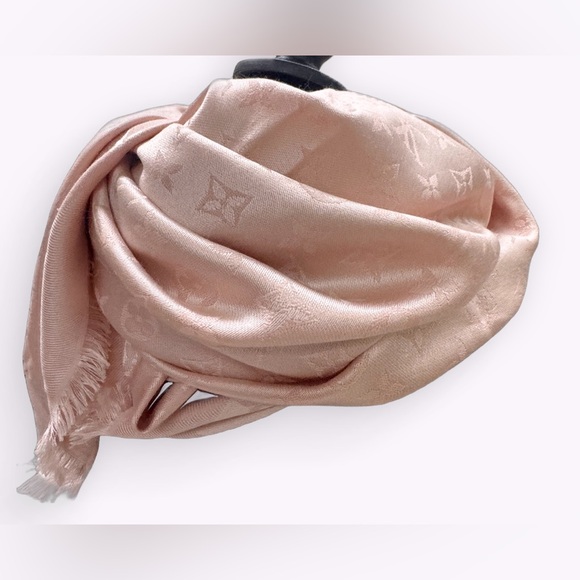 Auth Louis Vuitton Rose Pink Cream Monogram Denim Shawl Silk Wool Wrap Preloved - Picture 6 of 16